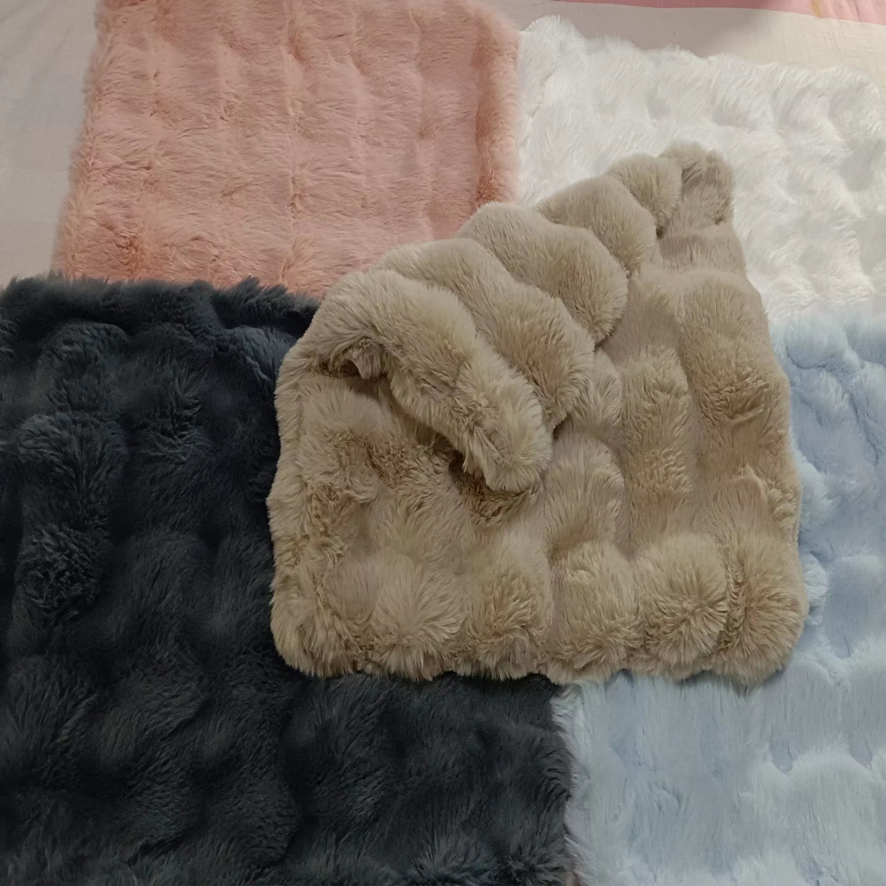 Bubble Velvet Blanket